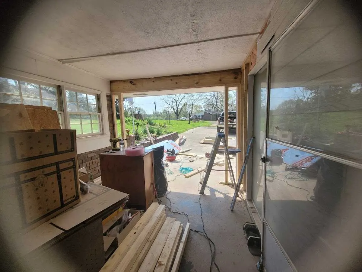 Air movers and dehumidifier for Water Mitigation Services in Charles City